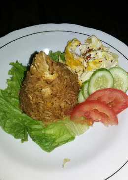 Nasi Goreng Tumpeng