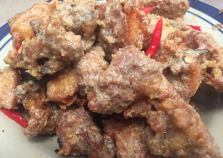 gambar untuk cara membuat Ayam Goreng Saus Telur Asin