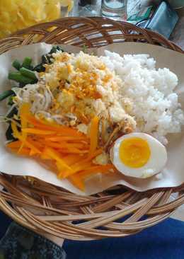 Gudangan (urap sayuran among-among anak)