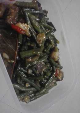 Tumis terong kacang panjang