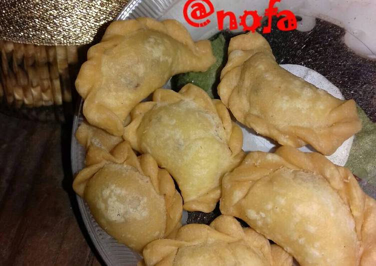 resep lengkap untuk Pastel mini abon