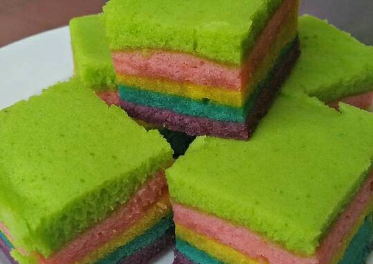 gambar untuk cara membuat Rainbow Cake kukus