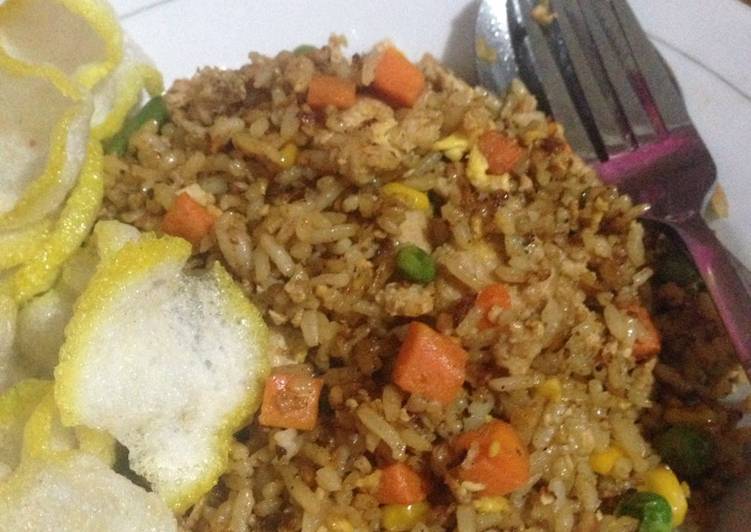 resep lengkap untuk Nasi Goreng Pemadam Kelaparan