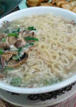 Mie Kuah Jamur