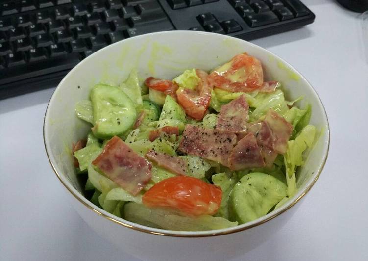 gambar untuk cara membuat Salad with honey mustard dressing