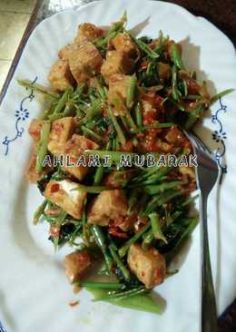 Sayur kangkung tumis tahu pedas