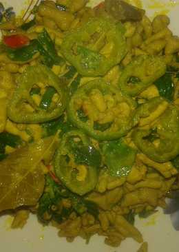 Usus ayam bumbu wangi (kunyit kemangi)
