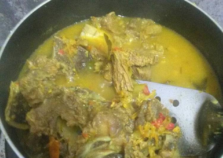 Tengkleng Sapi Bumbu Kuning