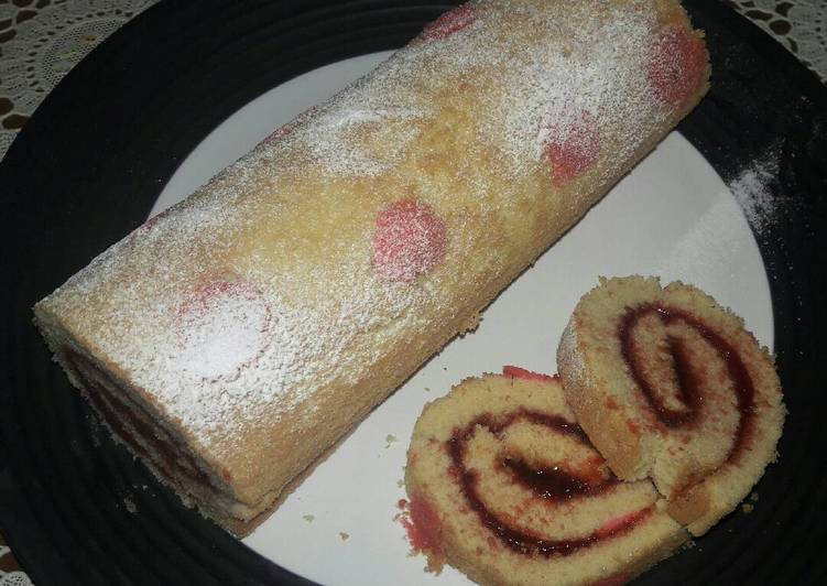 resep Swiss Roll strawbery