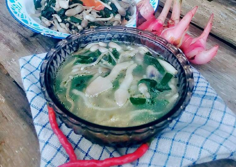 resep makanan Sup Jamur merang & katuk (sup buat balita)