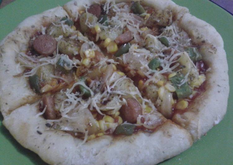 resep lengkap untuk Pizza Kentang Sosis Jagung