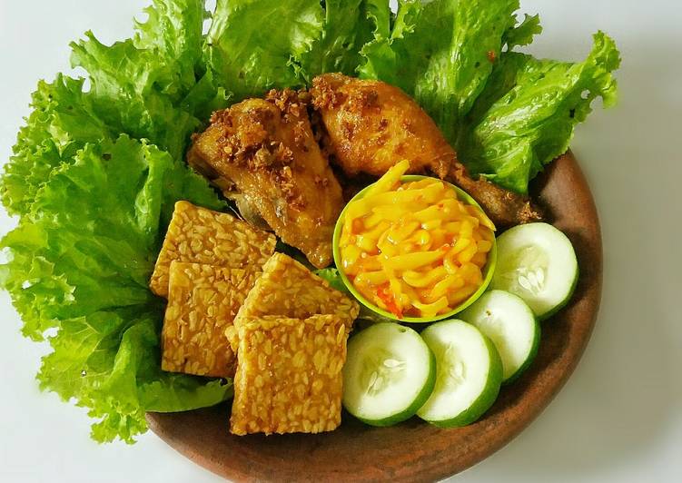Resep Ayam Goreng Sambal Pencit (Versi 2) By Dewi Mahardika