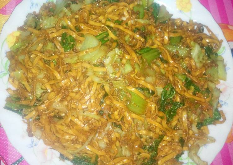 bahan dan cara membuat Mie Goreng Kecap Ikan