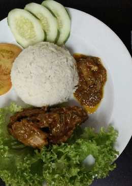 Nasi putih ayam berempah