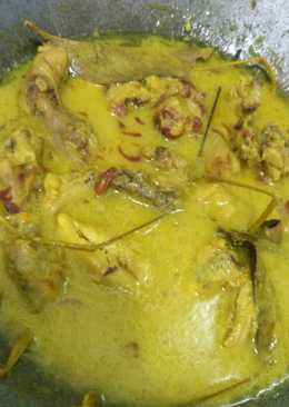 Opor ayam kuning