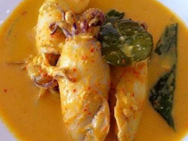 Gulai Cumi Isi Tahu