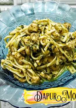 Chicken Mushroom Fettuccine Pesto