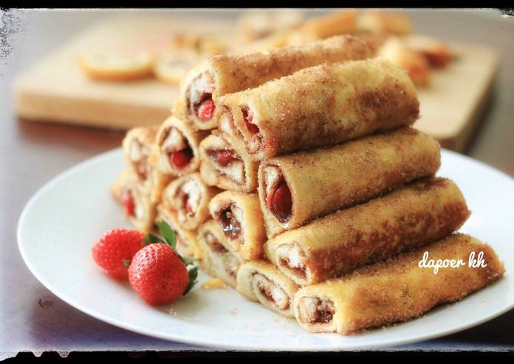 resep Strawberry chocolate french toast roll ups