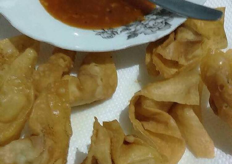  Resep  Pangsit  goreng isi  udang ayam  oleh Silvia Rafika 