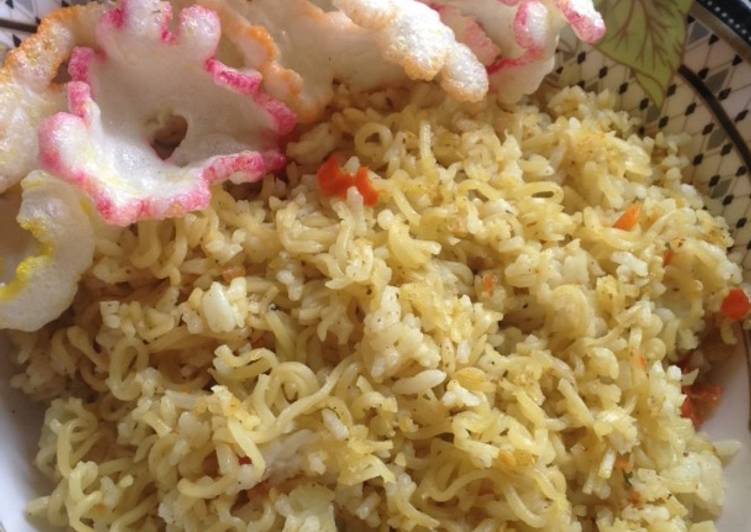 resep lengkap untuk Nasi goreng indomie soto goreng