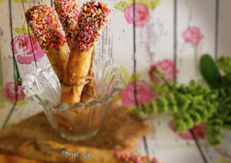 bahan dan cara membuat Banana Spring Roll /pisang coklat keju