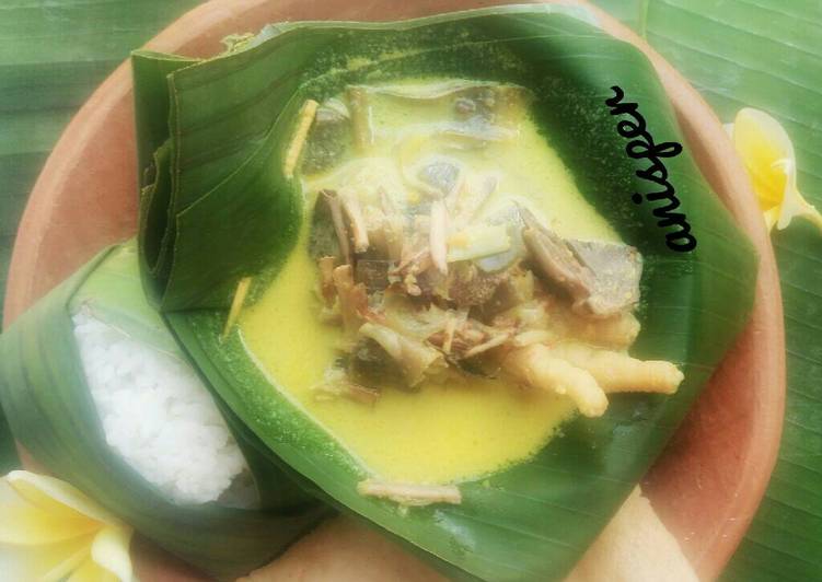 resep makanan Gule jantung pisang ceker