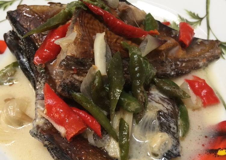 resep makanan Ikan Pari Asap kuah santan alaMe