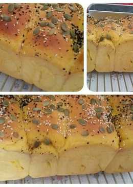 Pumpkin Loaf Bread with water roux Recipe from Vivian Pang