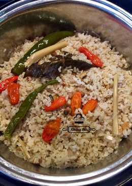 Nasi liwet ikan asin (brown rice)