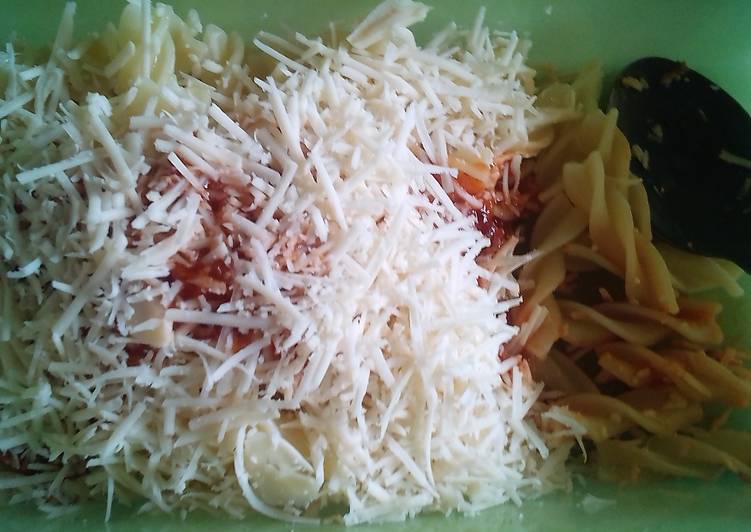 resep lengkap untuk Makroni saos spagheti plus keju