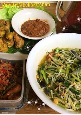 Tumis Kangkung Toge Ikan Asin