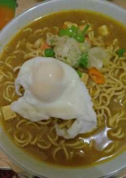 Mie ramen kuah kari KW