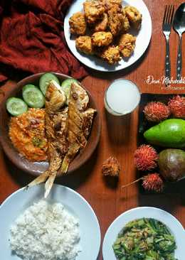 Penyet Ikan, Tumis, dan Bakwan - Sarapan #day1