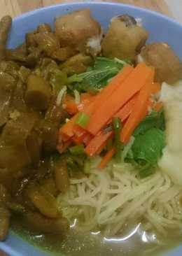 Mie ayam semur ceker jamur