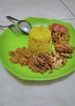 Nasi Kuning Spesial Pedas