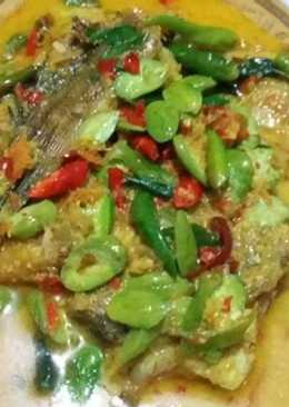 Ikaan asin gabus petai masak santan
