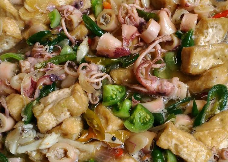 resep lengkap untuk Tumis Cumi Asin Tahu Pedas