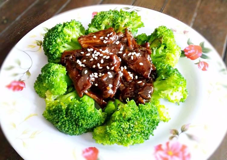 resep masakan Brokoli Sapi Lada Hitam