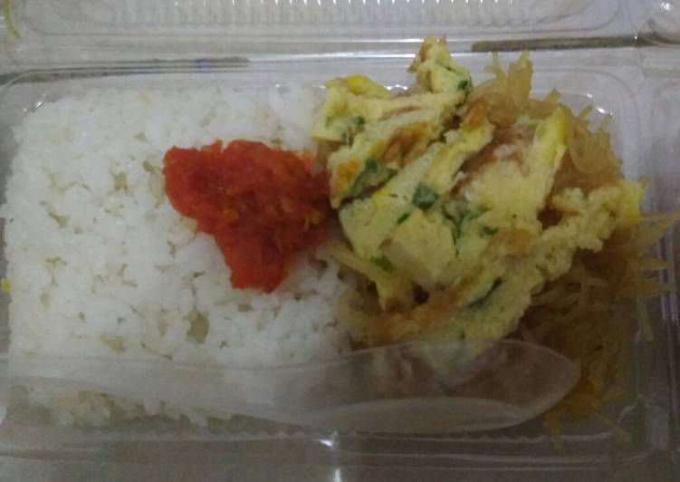 cara membuat Nasi Uduk Simpel (mejikom)