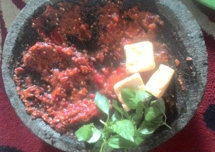 Resep Sambel terasi (mentah) Kiriman dari Mom's Arra El-Amin