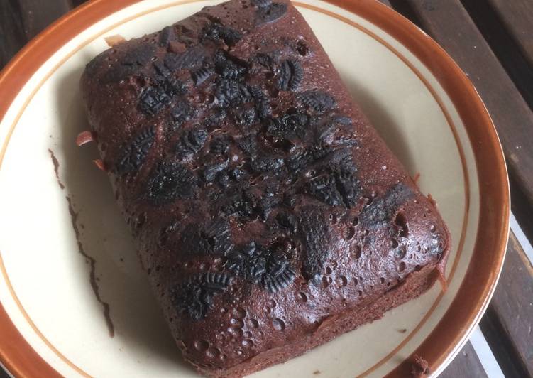 resep lengkap untuk Brownies Coklat Toping Oreo Sederhana