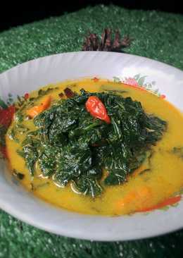 Gulai daun singkong