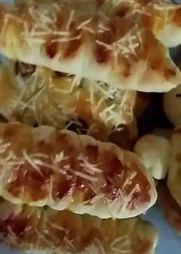 Roti Sosis / roti coklat empuk