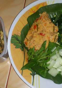 Urap dan ikan asin crispy