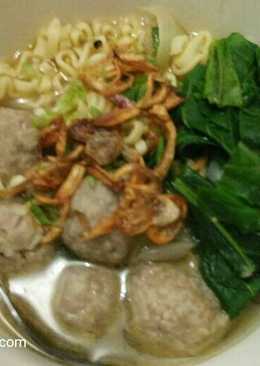 Membuat Pentol Bakso Sapi dan Kuahnya 