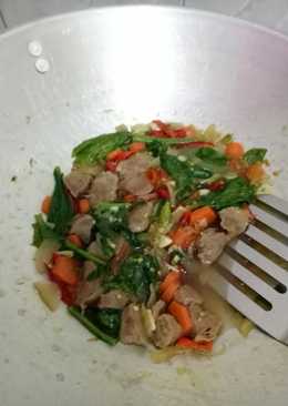 Tumis sawi bakso pedas