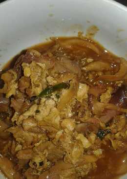 Ayam suwir pecah telor