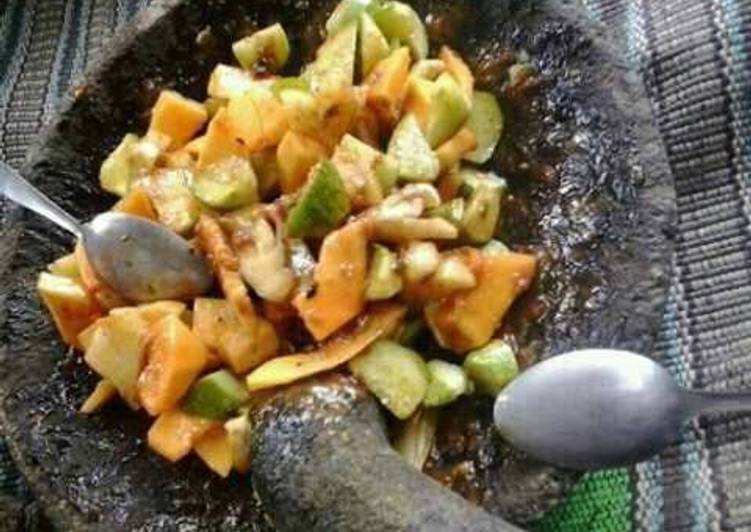 Resep Rujak jeletot super pedas Karya Tania Iots