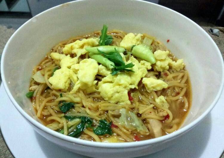 resep lengkap untuk Mie rebus telor nyemek...gurih tdk amis