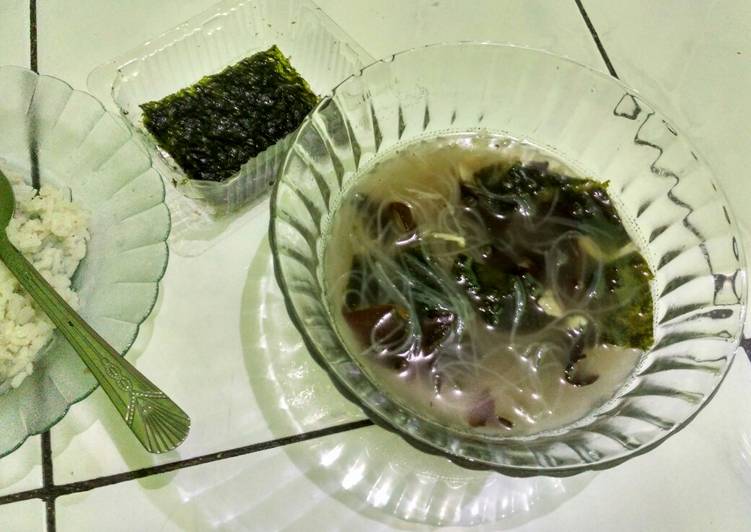 gambar untuk resep 1. Sop Nori Jamur Kuping